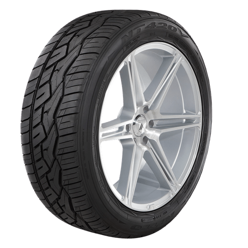 Nitto NT420V All-Season Performance Tire - 305/40-22