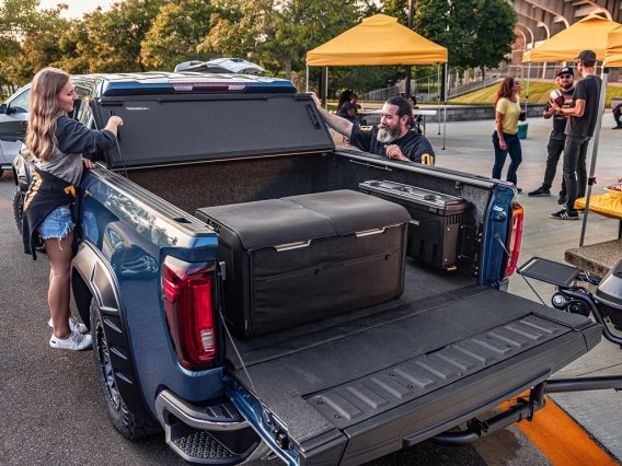 BAK 2015-2020 Ford F-150 5ft 7in Bed BAKFlip MX4 Matte Finish